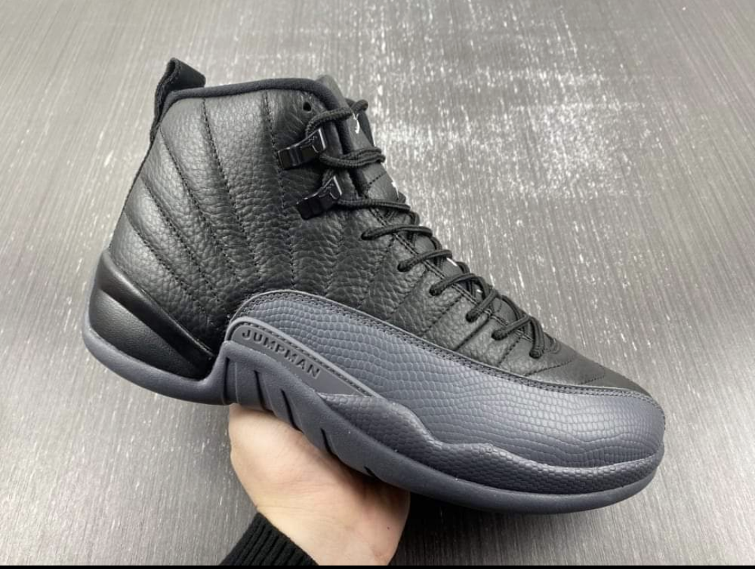 Jordan 12 Black/Wolf Grey